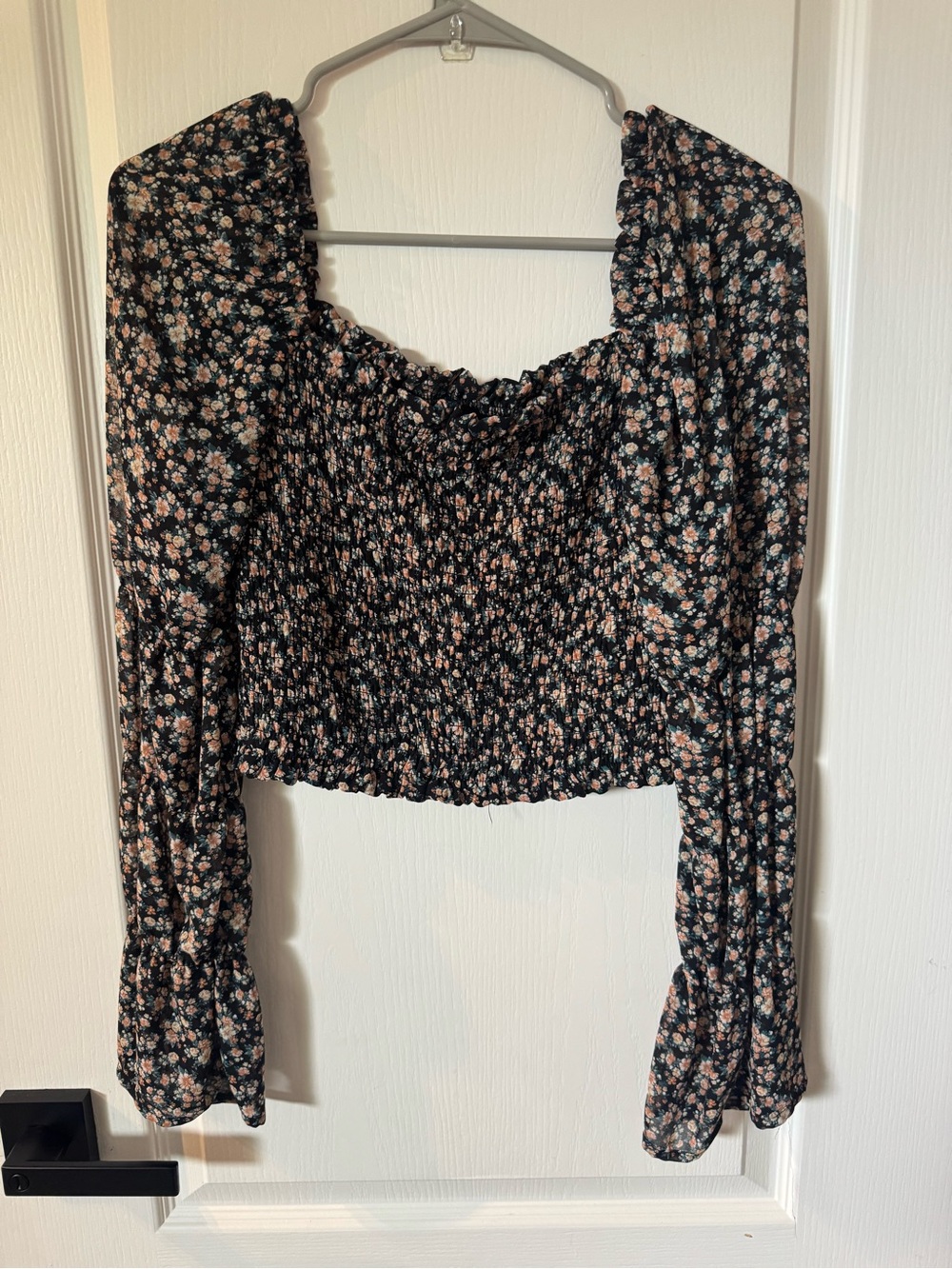 wild fable Black Floral Smocked Long-Sleeve Crop Top
